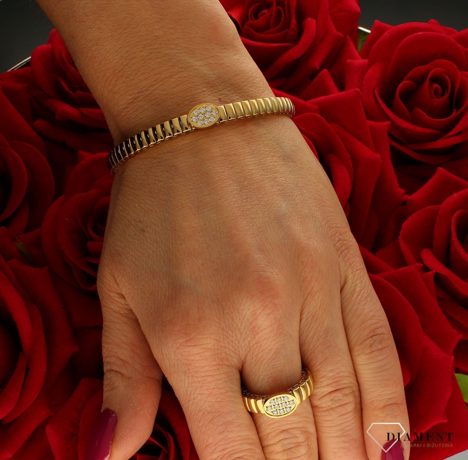 Pierścionek Nomination Owal z cyrkonią 046004 053as.jpg